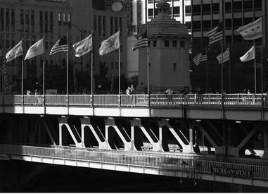 chicago-michigan-avenue-bridge-photo