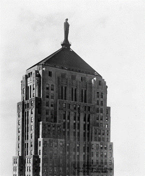 166-ceres-statue-top-of-the-board-of-trade-1949